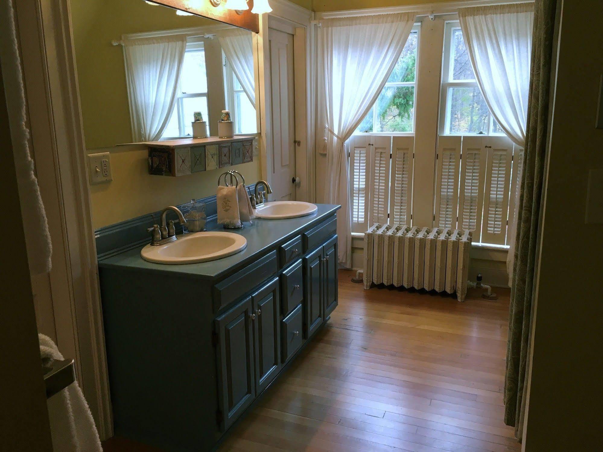 Bristol Dreamhouse Country Inn מראה חיצוני תמונה